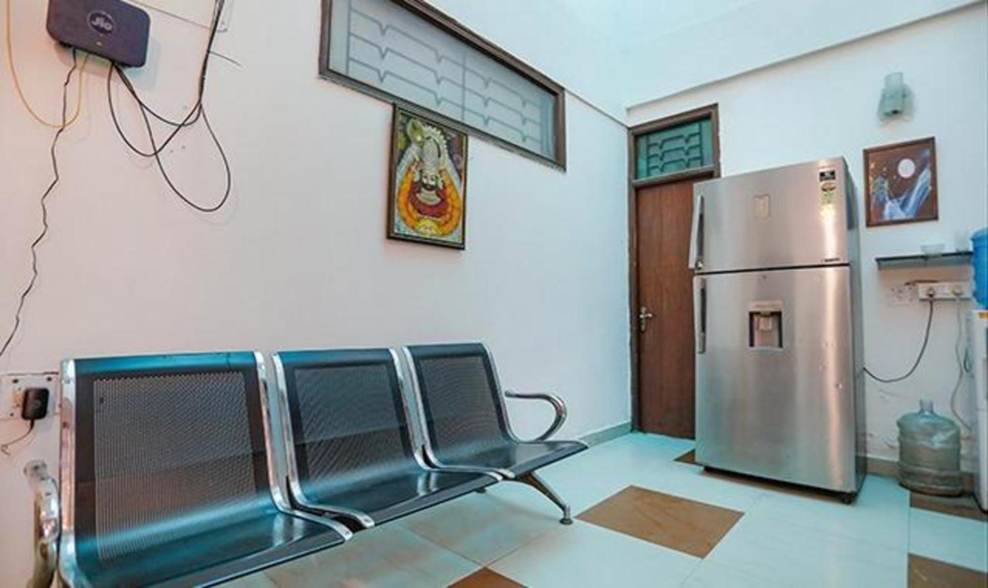 Fabexpress Ap International Hotel Noida Bagian luar foto