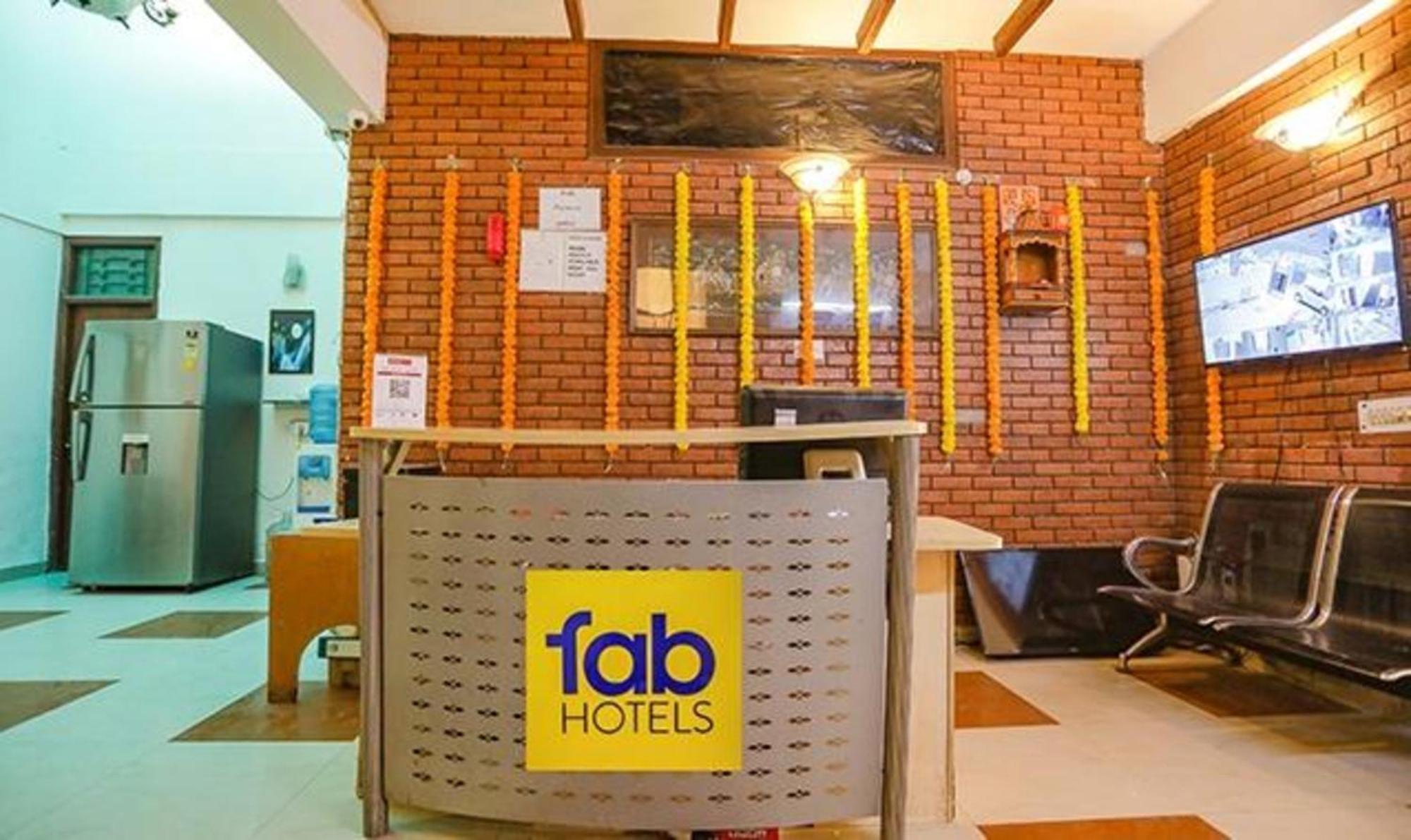 Fabexpress Ap International Hotel Noida Bagian luar foto